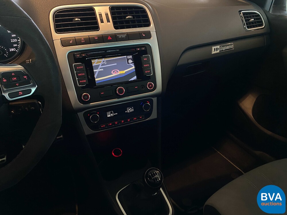 Volkswagen Polo WRC 2.0 TSI R Street 320pk 2014, 9-XJG-33