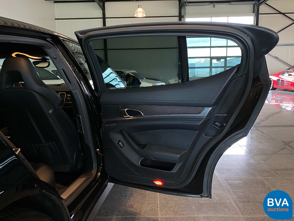 Porsche Panamera 4.8 GTS SportChrono 441 PS 2014, G-250-RV.