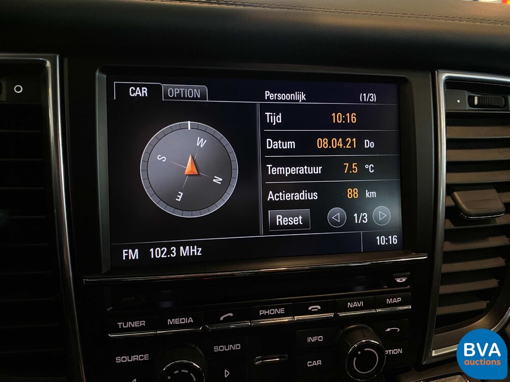 Porsche Panamera 4.8 GTS SportChrono 441 PS 2014, G-250-RV.