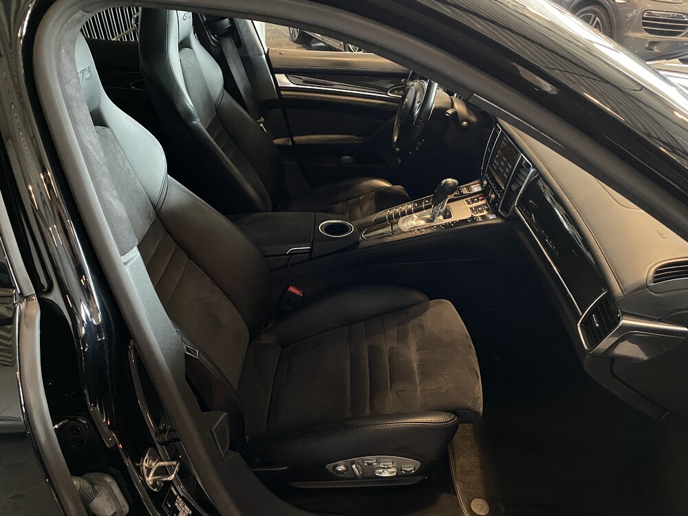 Porsche Panamera 4.8 GTS SportChrono 441 PS 2014, G-250-RV.