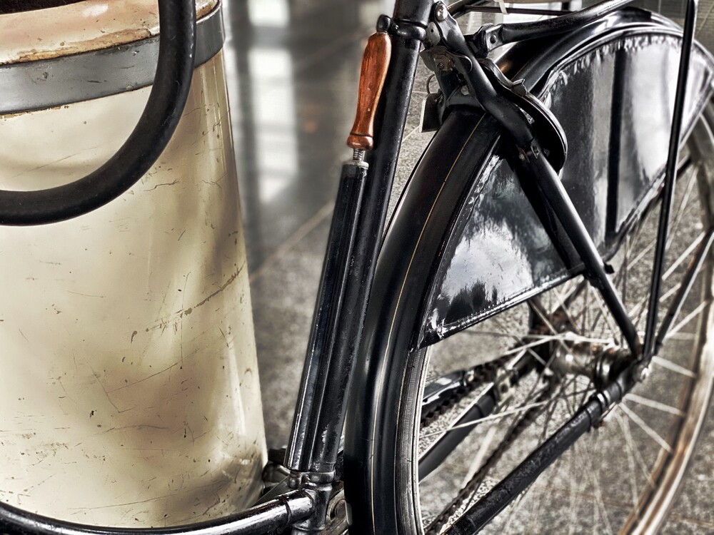 Berini Eitje Union Motorized Bicycle 1940.