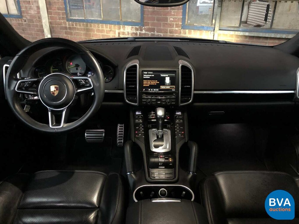 Porsche Cayenne 3.0 S E-Hybrid 416 PS 2015 FACELIFT -Original NL-, HF-348-Z.