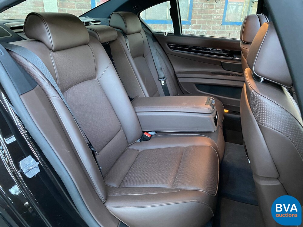 BMW 740d xDrive M-Sport 313 PS 7er, 9-ZKT-90.