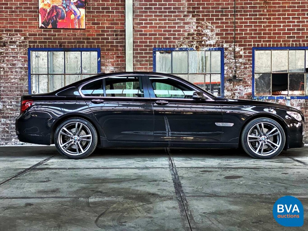 BMW 740d xDrive M-Sport 313 PS 7er, 9-ZKT-90.
