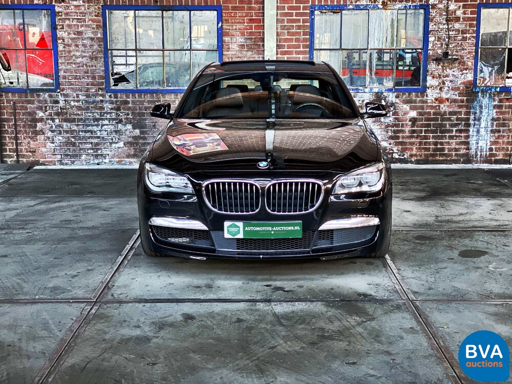 BMW 740d xDrive M-Sport 313 PS 7er, 9-ZKT-90.