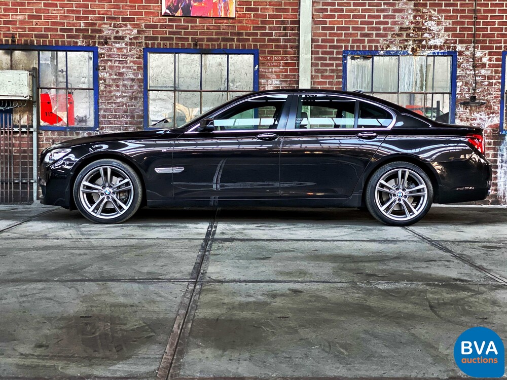 BMW 740d xDrive M-Sport 313 PS 7er, 9-ZKT-90.