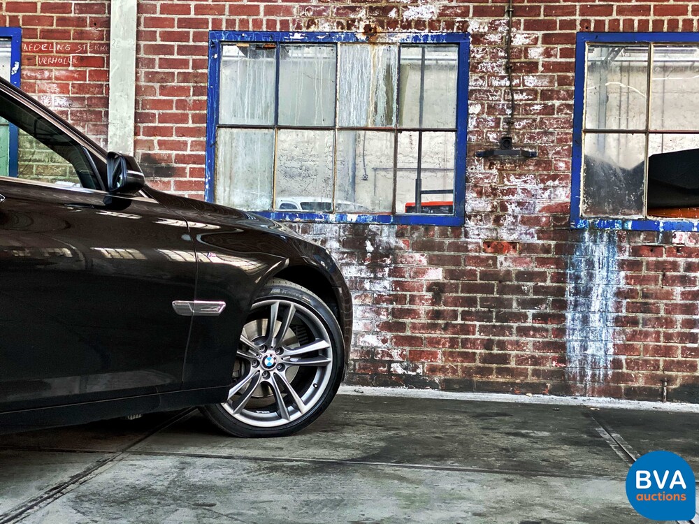 BMW 740d xDrive M-Sport 313 PS 7er, 9-ZKT-90.