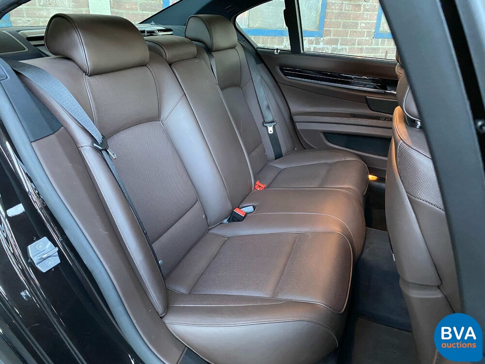 BMW 740d xDrive M-Sport 313 PS 7er, 9-ZKT-90.