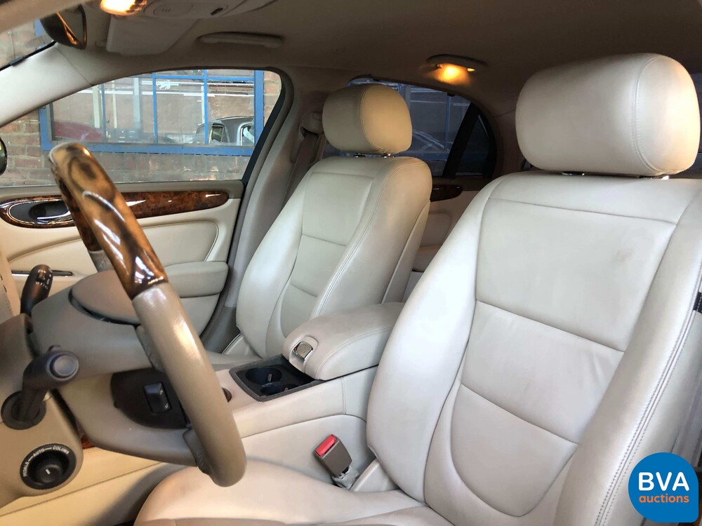 Jaguar XJ8 4.2 V8 300 PS 2003 -Youngtimer-.