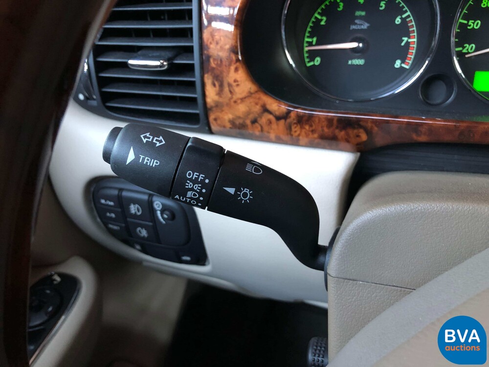 Jaguar XJ8 4.2 V8 300 PS 2003 -Youngtimer-.