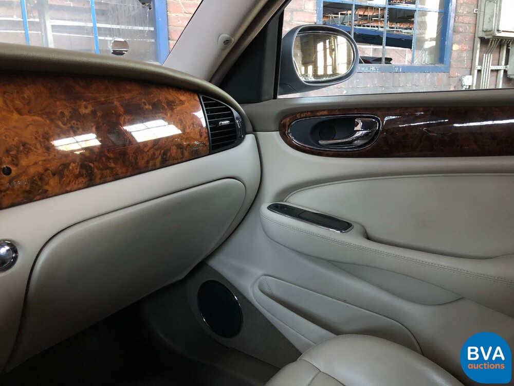 Jaguar XJ8 4.2 V8 300 PS 2003 -Youngtimer-.