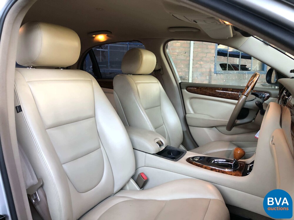 Jaguar XJ8 4.2 V8 300 PS 2003 -Youngtimer-.
