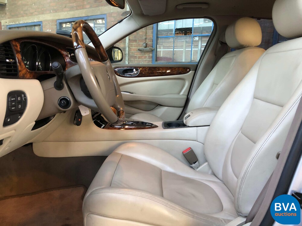 Jaguar XJ8 4.2 V8 300 PS 2003 -Youngtimer-.