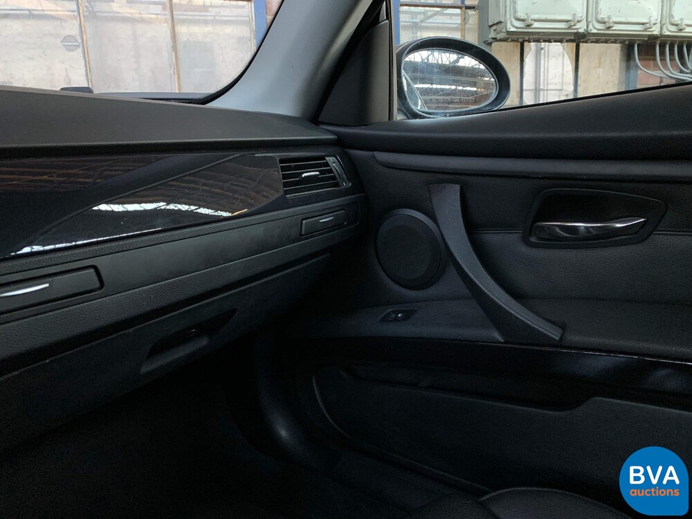 BMW 330i Coupé 272 PS 3er 2007, J-263-HX.