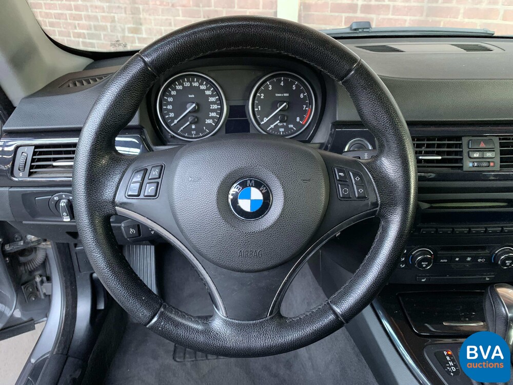 BMW 330i Coupé 272 PS 3er 2007, J-263-HX.