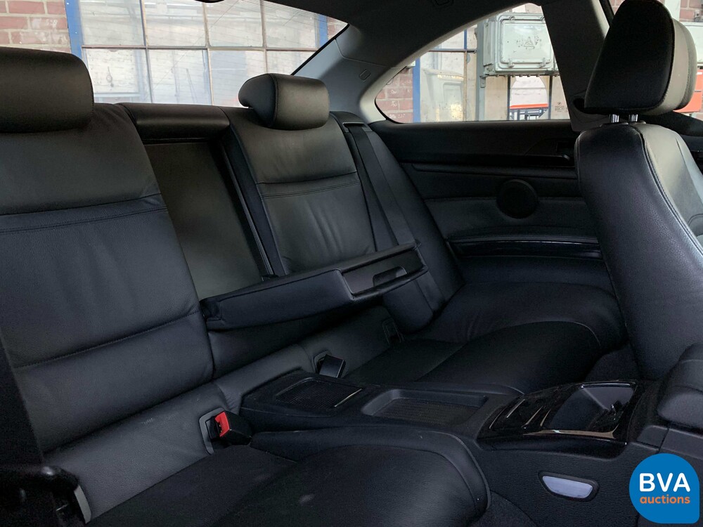 BMW 330i Coupé 272 PS 3er 2007, J-263-HX.