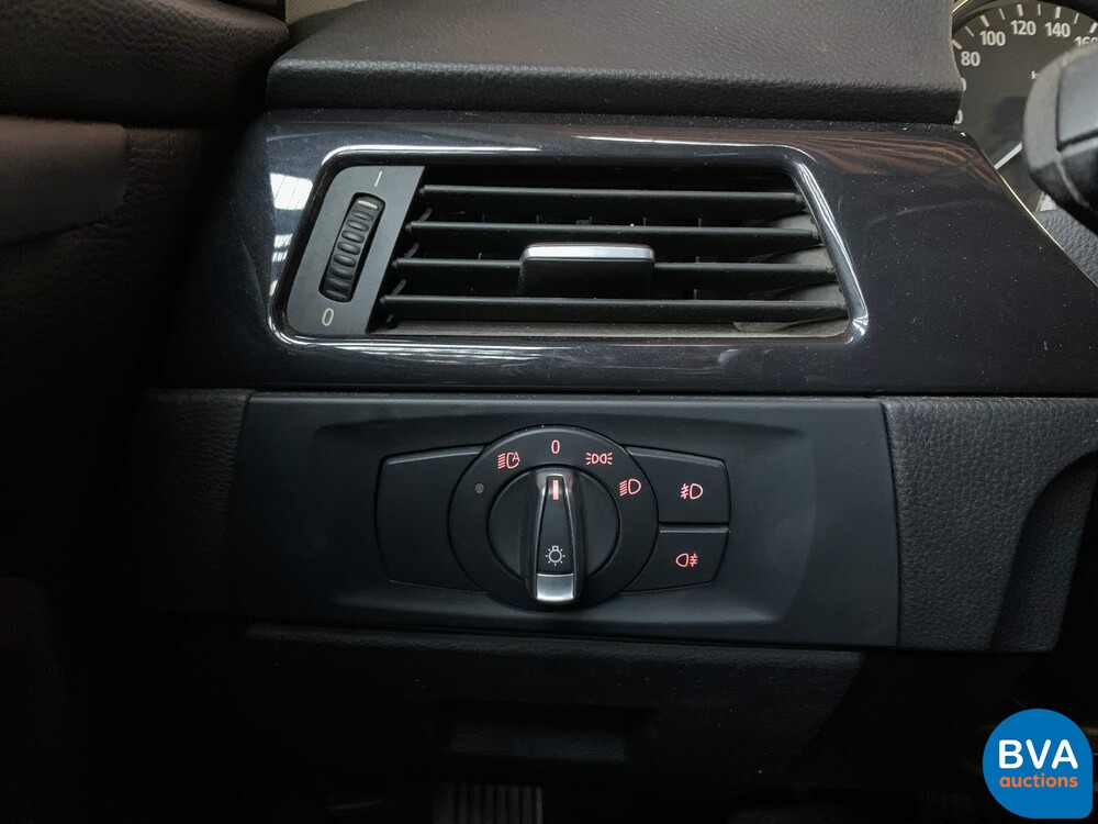 BMW 330i Coupé 272 PS 3er 2007, J-263-HX.