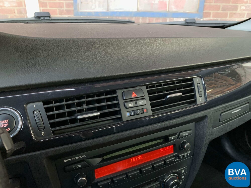 BMW 330i Coupé 272 PS 3er 2007, J-263-HX.