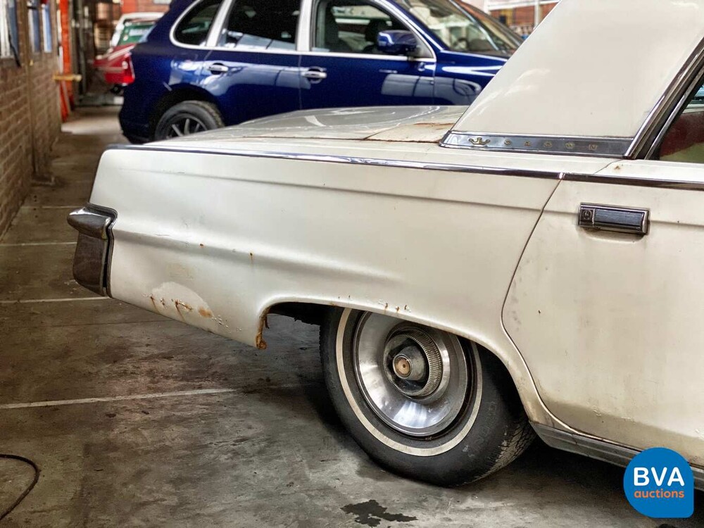 Imperial Crown Limousine V8 340 PS 1965, DH-04-30.