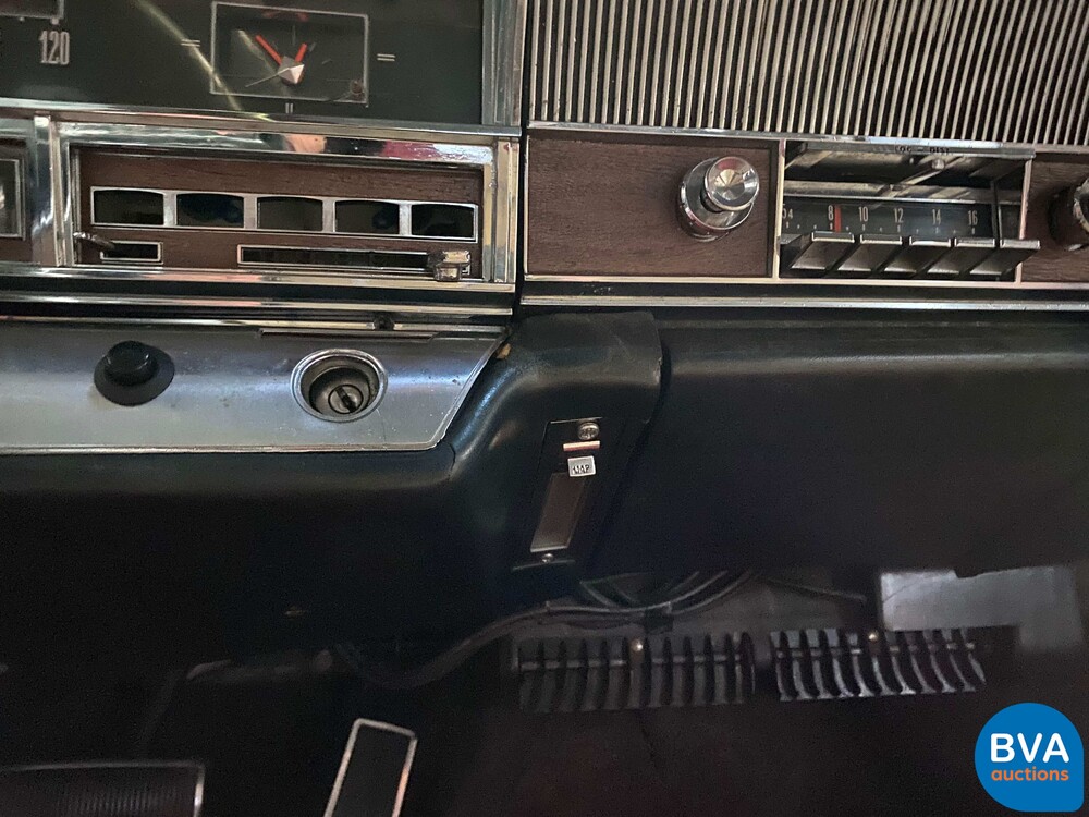 Imperial Crown Limousine V8 340 PS 1965, DH-04-30.