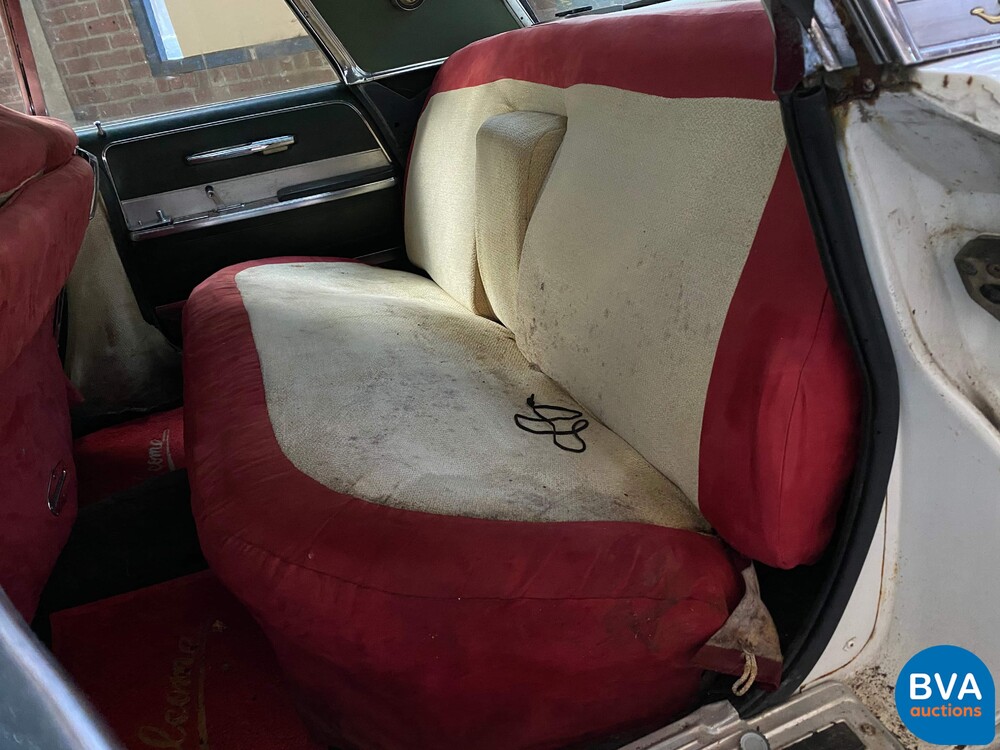 Imperial Crown Limousine V8 340 PS 1965, DH-04-30.