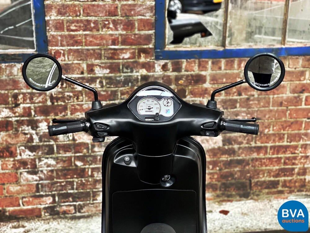 Vespa LX125 3KM 2020.
