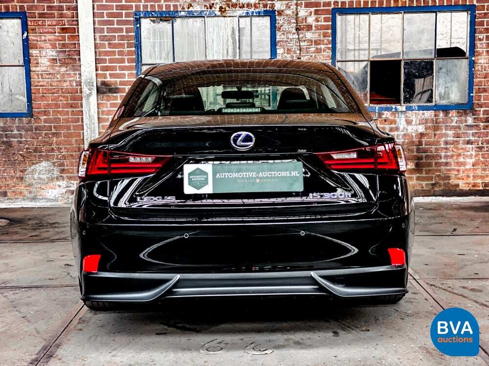 Lexus IS 300h Hybrid Automatic 2016 181 PS - Original NL -, JH-830-Z.