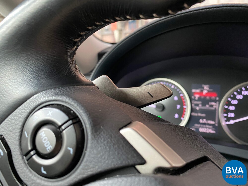 Lexus IS 300h Hybrid Automatic 2016 181 PS - Original NL -, JH-830-Z.