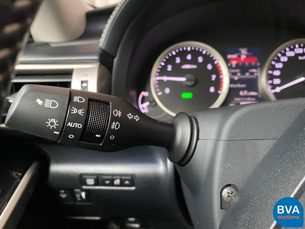 Lexus IS 300h Hybrid Automatic 2016 181 PS - Original NL -, JH-830-Z.