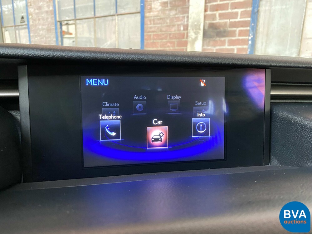Lexus IS 300h Hybrid Automatic 2016 181 PS - Original NL -, JH-830-Z.