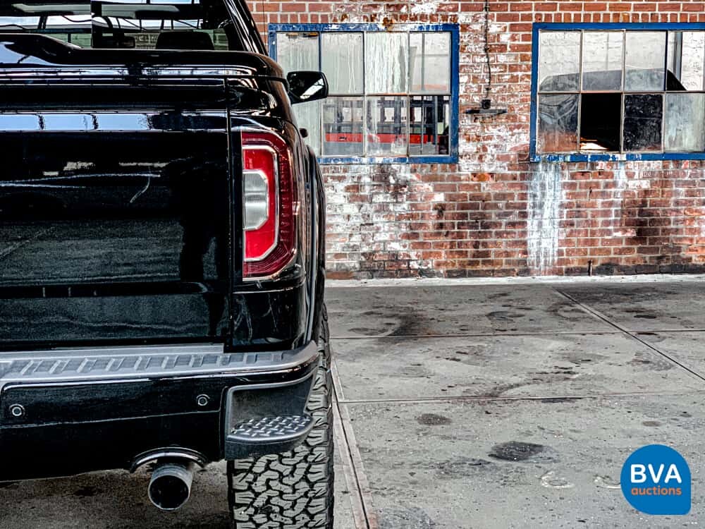 G.M.C. Sierra BLACK OPS Toskana 426 PS Special Edition Pick-Up 2019 6.2L V8, V-238-ZP.