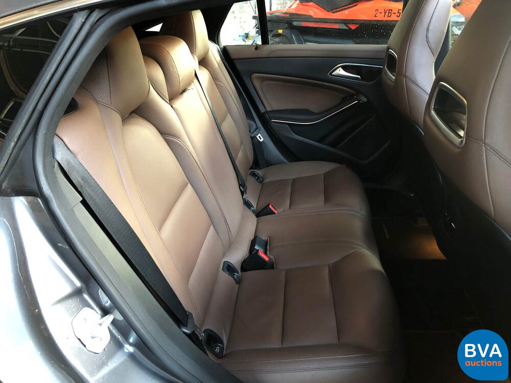 Mercedes-Benz CLA45 AMG Schießbremse 4Matic 380 PS 2015.