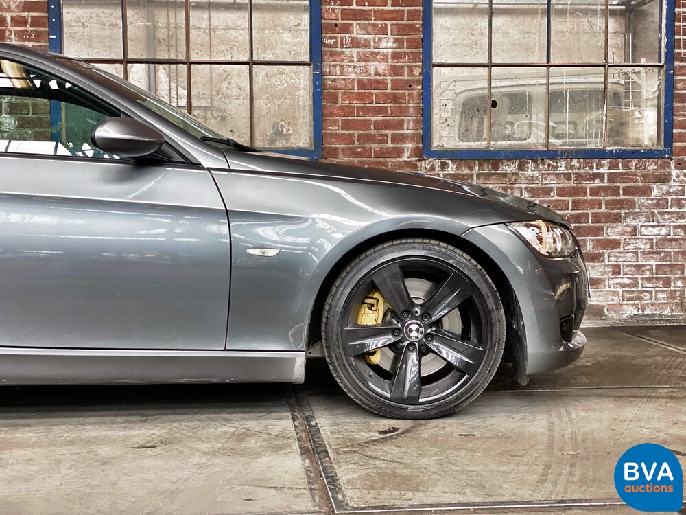 BMW 335i Coupé Executive 451 PS 3er, XX-928-S.