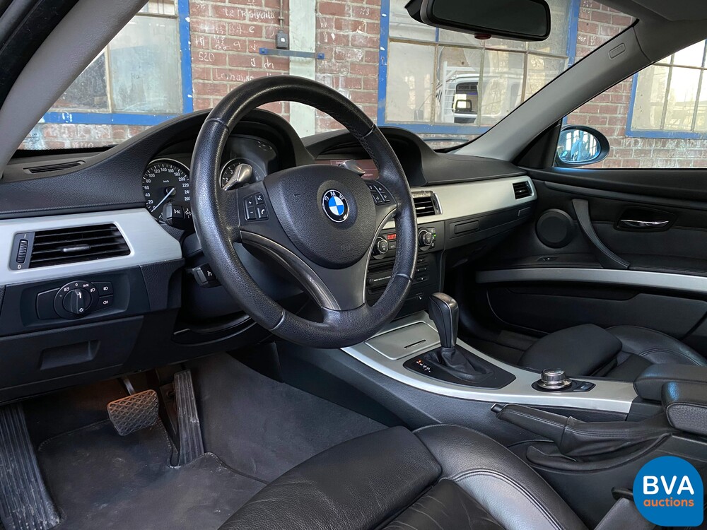 BMW 335i Coupé Executive 451 PS 3er, XX-928-S.