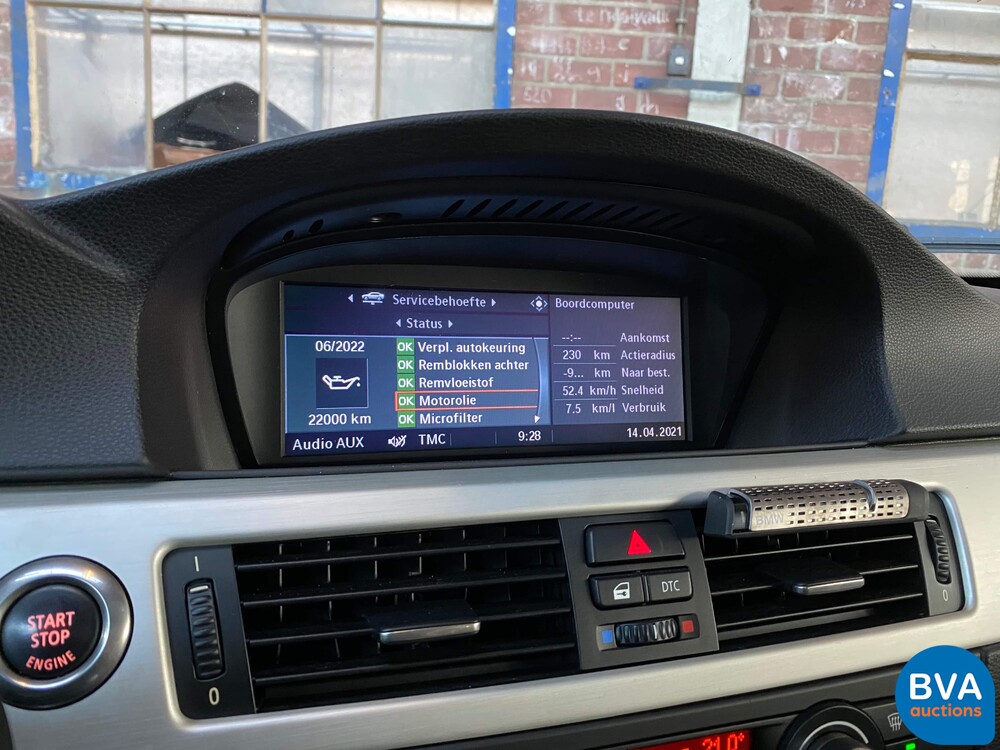 BMW 335i Coupé Executive 451 PS 3er, XX-928-S.