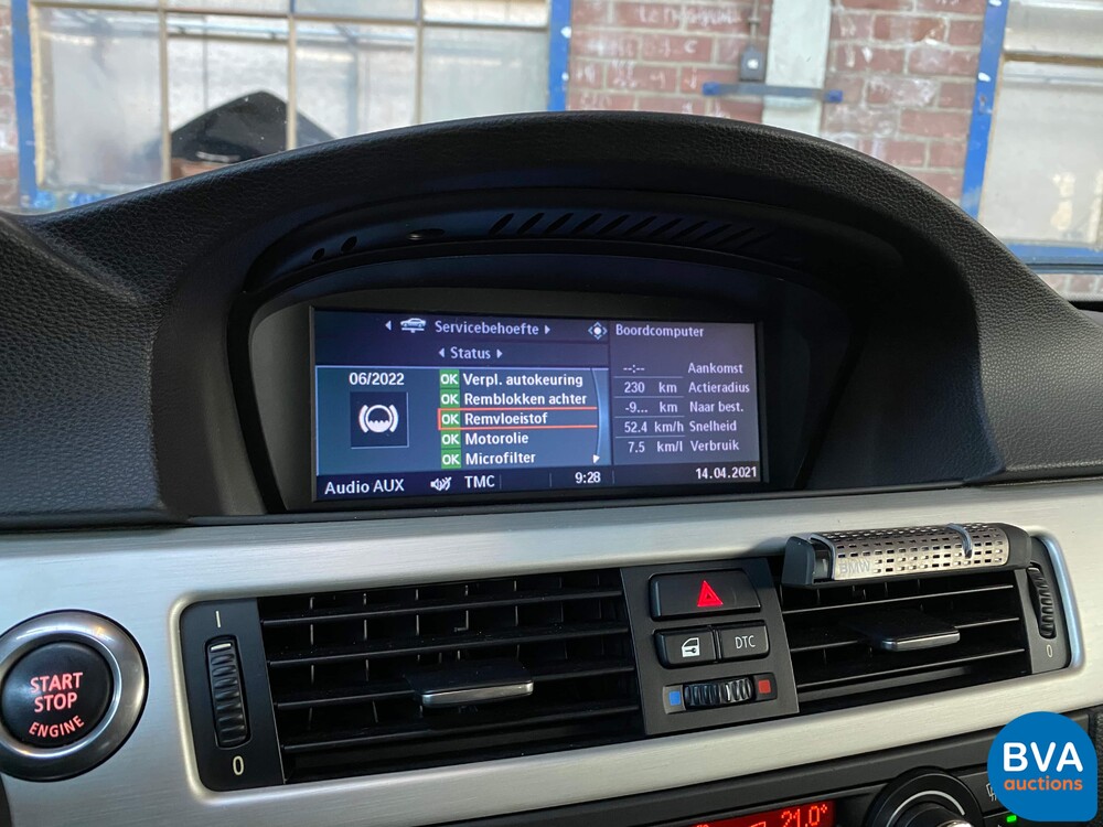 BMW 335i Coupé Executive 451 PS 3er, XX-928-S.