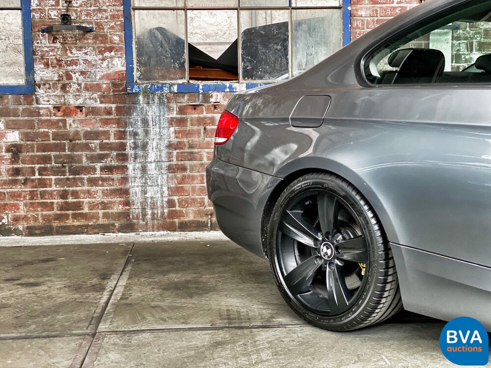 BMW 335i Coupé Executive 451 PS 3er, XX-928-S.
