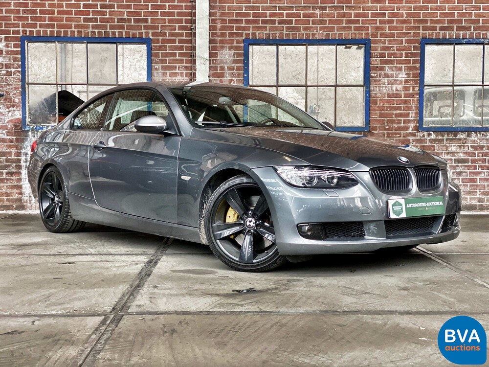 BMW 335i Coupé Executive 451 PS 3er, XX-928-S.