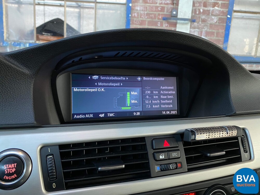 BMW 335i Coupé Executive 451 PS 3er, XX-928-S.