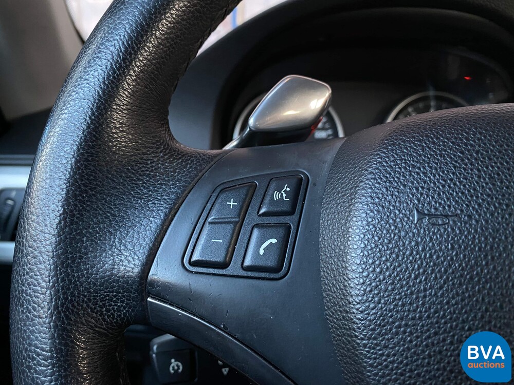 BMW 335i Coupé Executive 451 PS 3er, XX-928-S.