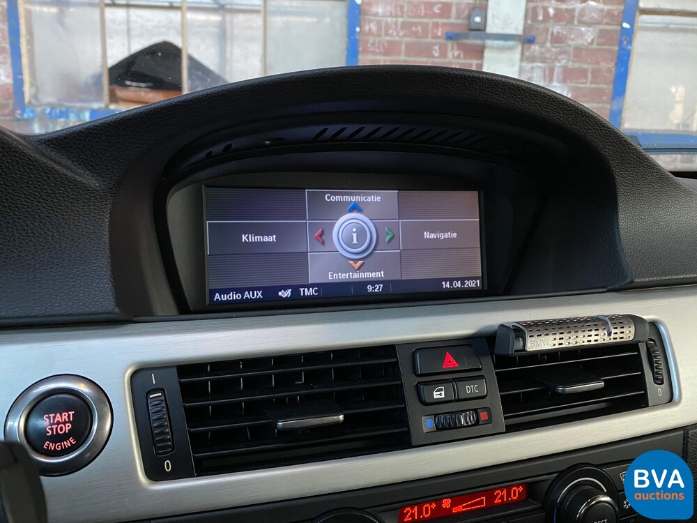 BMW 335i Coupé Executive 451 PS 3er, XX-928-S.