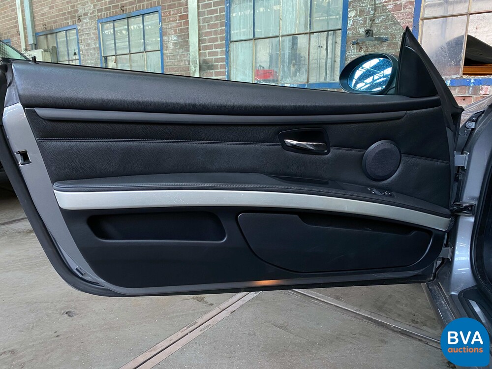 BMW 335i Coupé Executive 451 PS 3er, XX-928-S.