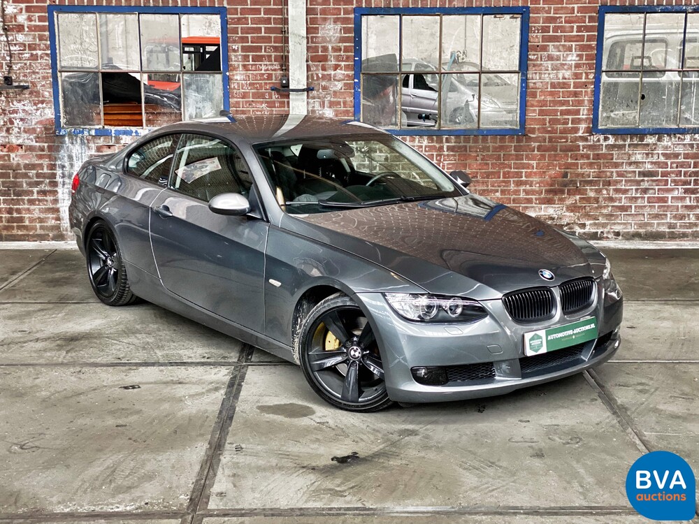 BMW 335i Coupé Executive 451 PS 3er, XX-928-S.