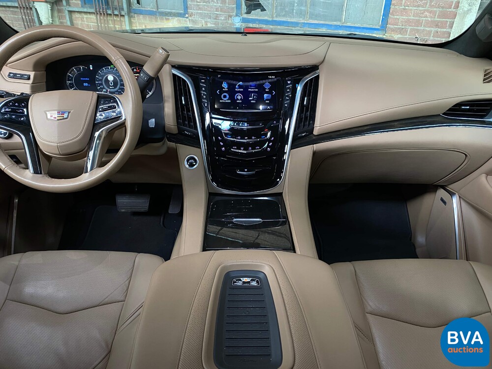 Cadillac Escalade 6.2 V8 Platinum 2018 426HP 8-PERSONS, niederländische Registrierung.
