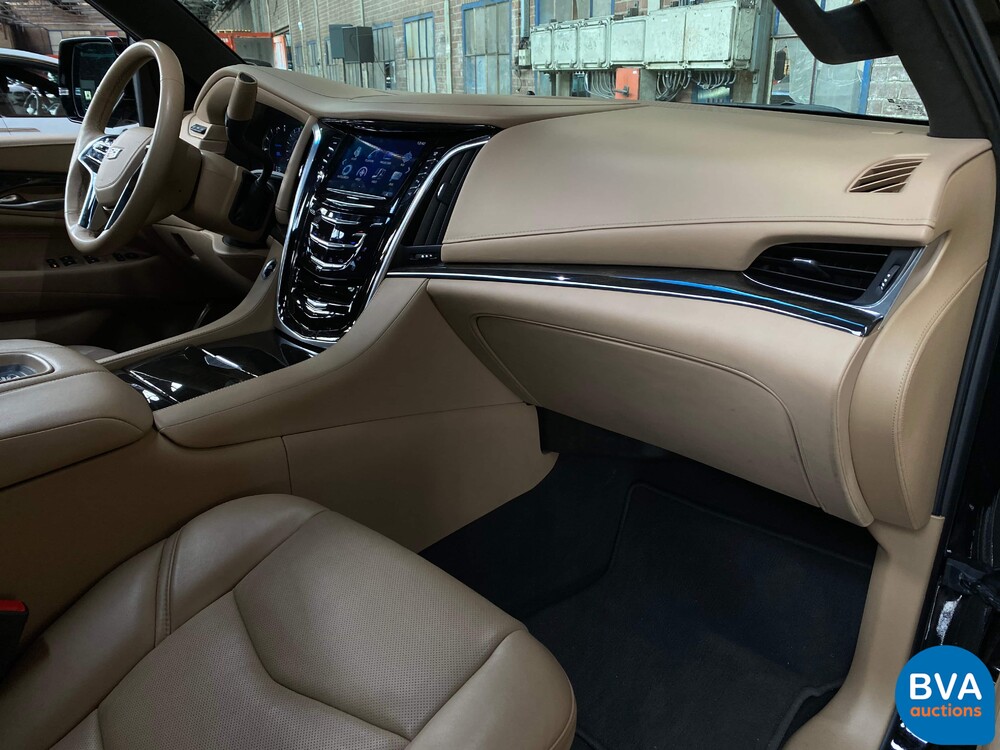 Cadillac Escalade 6.2 V8 Platinum 2018 426HP 8-PERSONS, niederländische Registrierung.