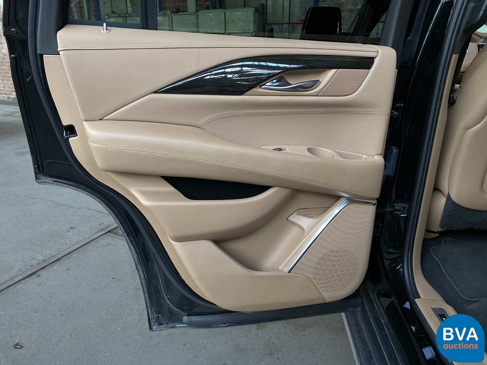 Cadillac Escalade 6.2 V8 Platinum 2018 426HP 8-PERSONS, niederländische Registrierung.