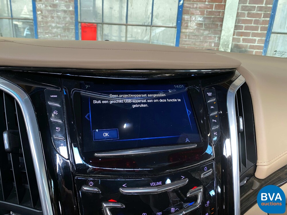 Cadillac Escalade 6.2 V8 Platinum 2018 426HP 8-PERSONS, niederländische Registrierung.