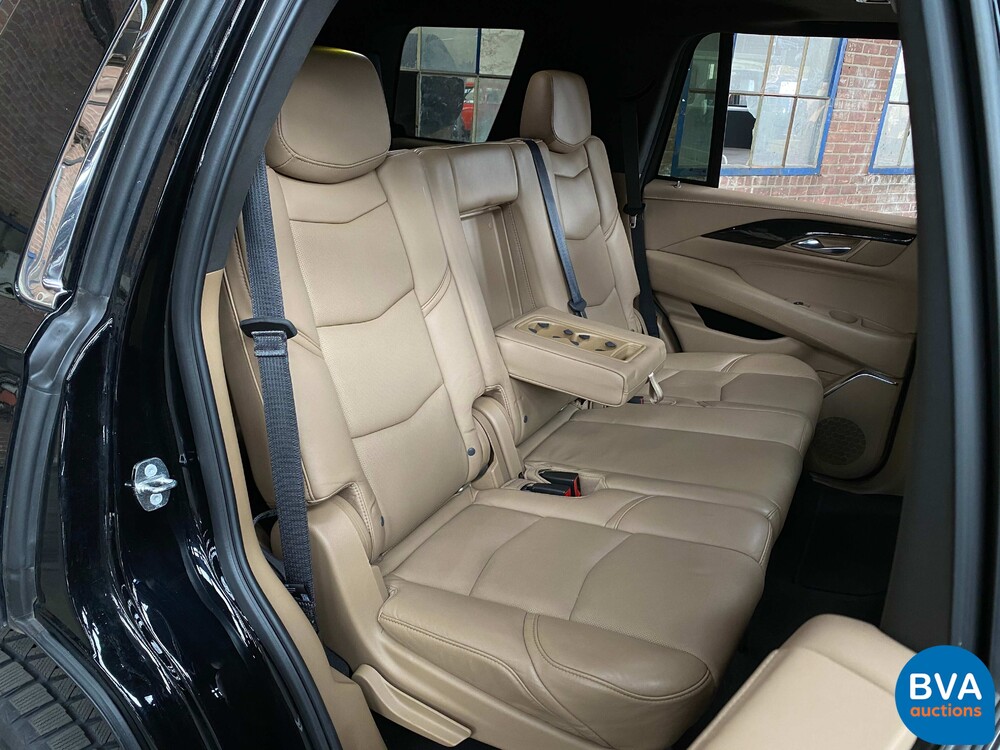 Cadillac Escalade 6.2 V8 Platinum 2018 426HP 8-PERSONS, niederländische Registrierung.