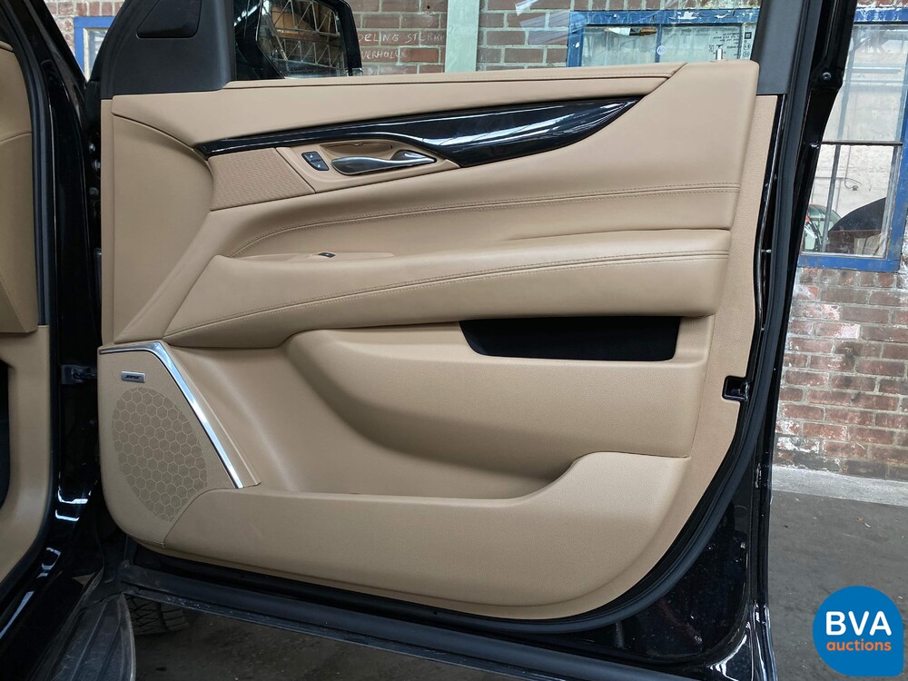 Cadillac Escalade 6.2 V8 Platinum 2018 426HP 8-PERSONS, niederländische Registrierung.