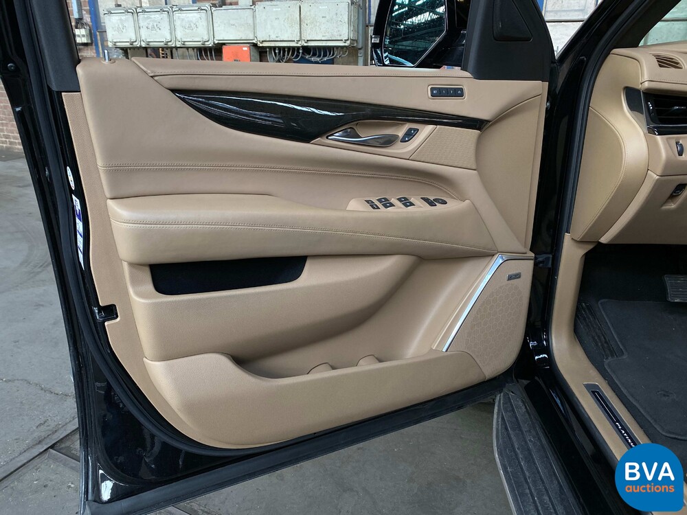 Cadillac Escalade 6.2 V8 Platinum 2018 426HP 8-PERSONS, niederländische Registrierung.